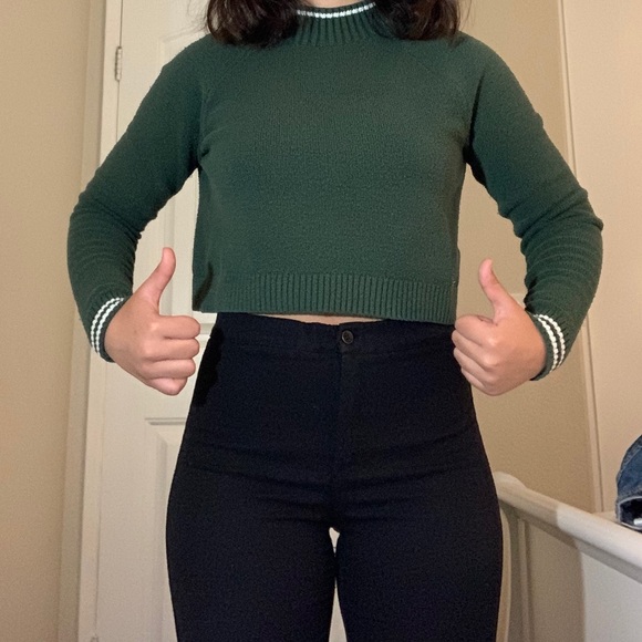 Green Cropped Sweater - Picture 2 of 4